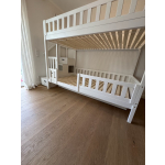 Etagenbett mit Treppe München professionell aufgebaut